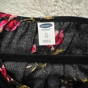 XL lovely black rose floral print blouse